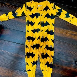 Hanna Andersson bat footie 3-6m